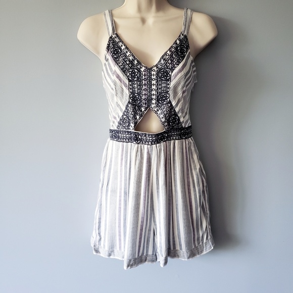 2/20 Japna Striped Romper With Embroidery A16 - Picture 1 of 5